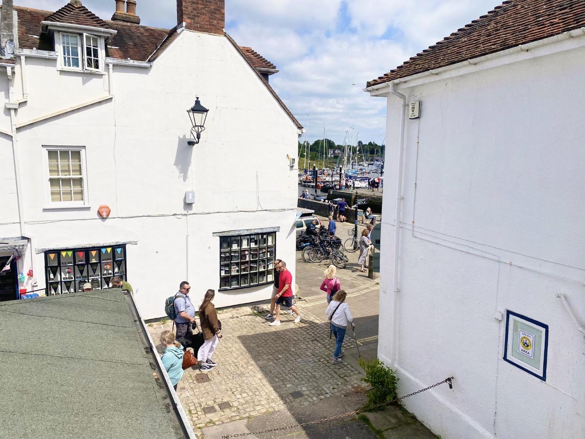 Stylish Cottage With Quay And River View Lymington Exterior foto