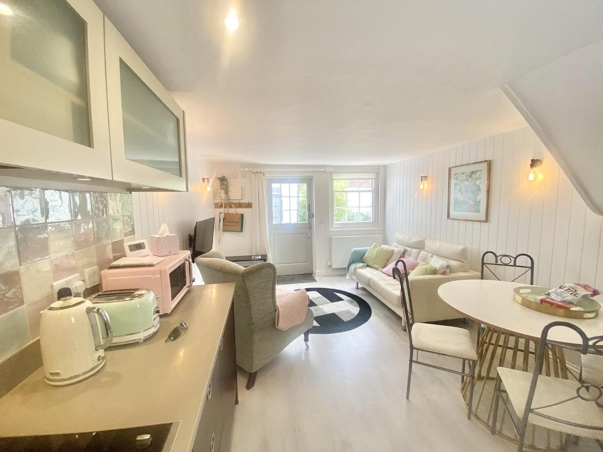 Stylish Cottage With Quay And River View Lymington Exterior foto